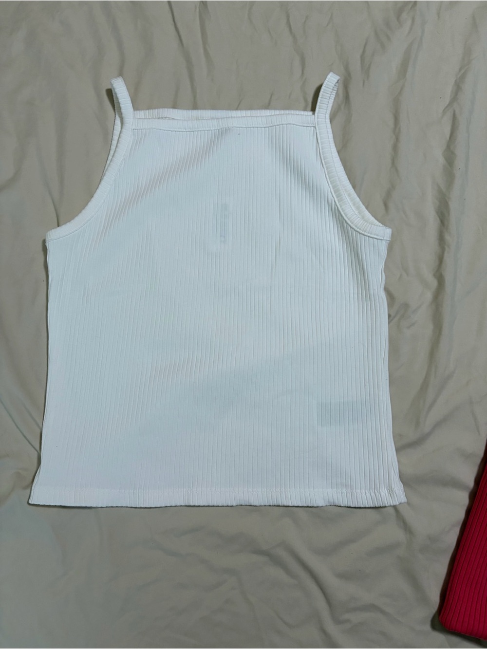 🛍️ 4 for 20🛍️ Bundle and save! 🛍️
Old Navy Women's White Ribbed Square crop Tank